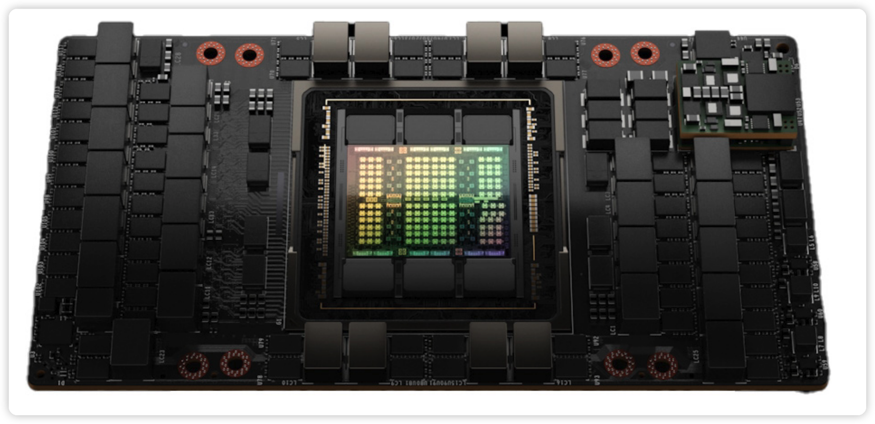 这是 H100 GPU 封装在 SXM5 模块中